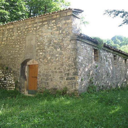 Hotel Casale Isola del Gran Sasso d'Italia Exterior photo