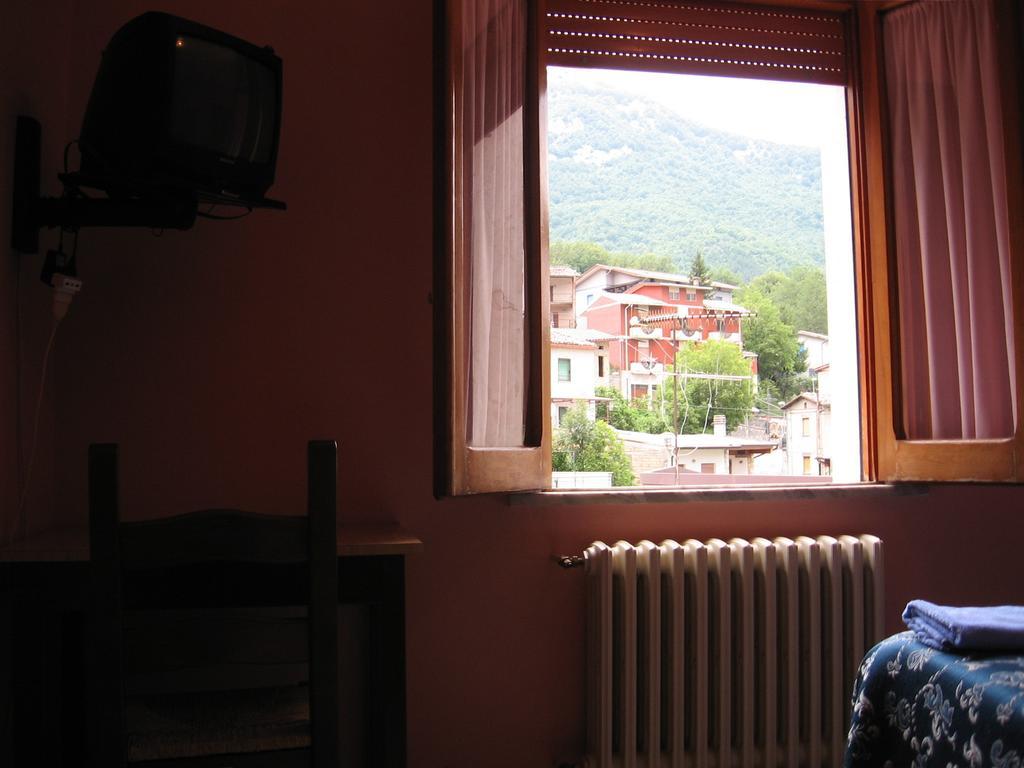 Hotel Casale Isola del Gran Sasso d'Italia Room photo