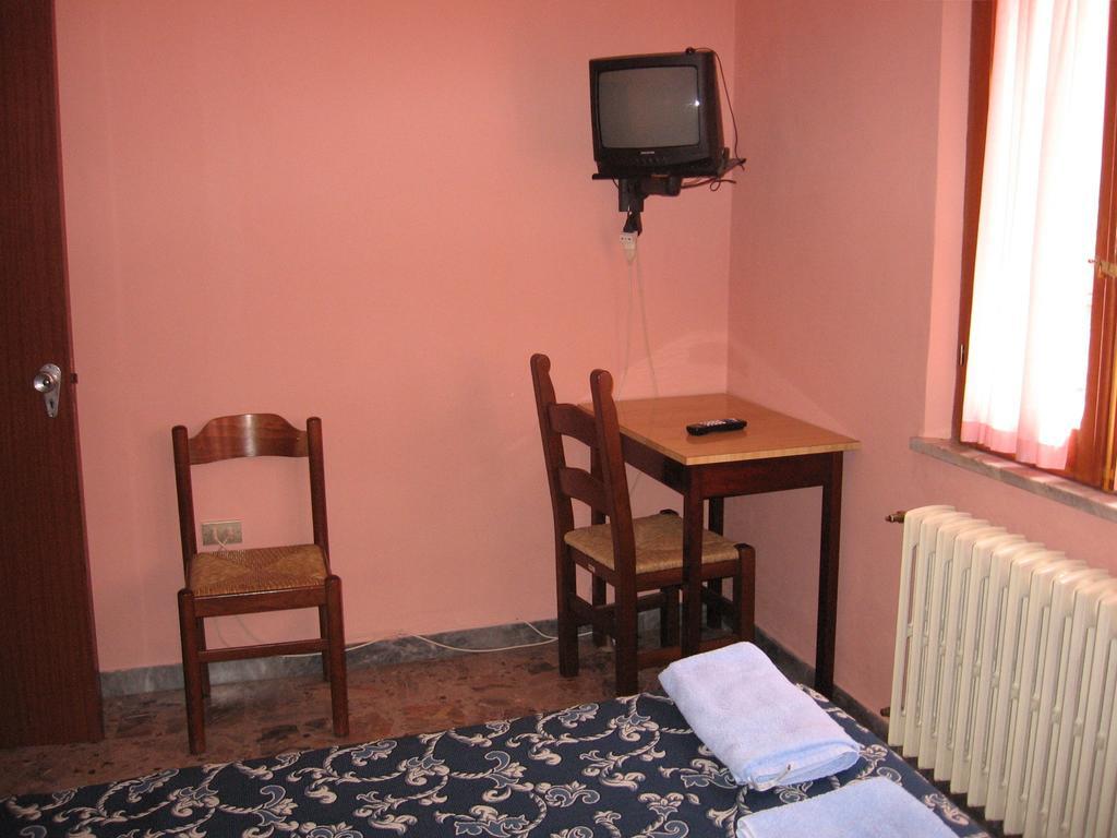 Hotel Casale Isola del Gran Sasso d'Italia Room photo